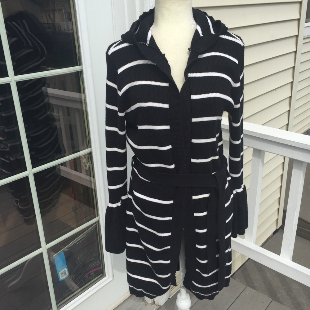 Chaser long line hooded Sweater.  size M